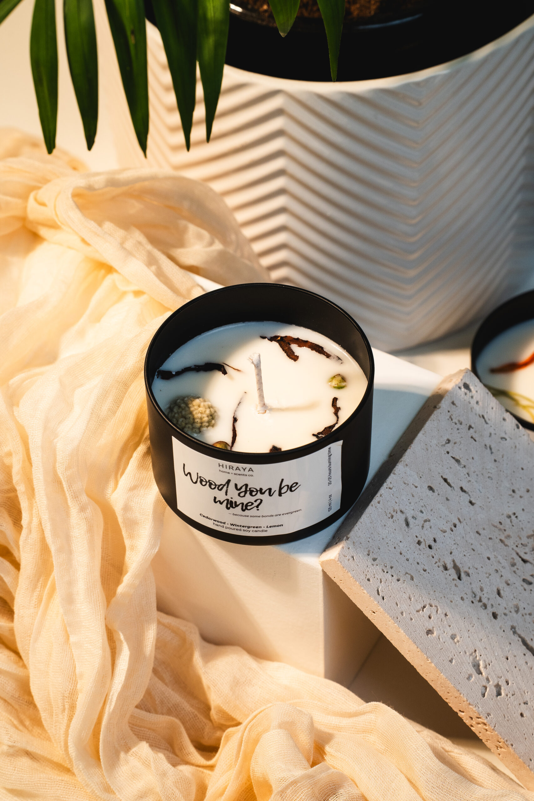 Woody Floral scented candle styled with dried flowers for a romantic gentle mood